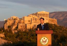 Η Ελλάδα αξίζει Πρέσβη με την πλήρη εμπι