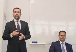 إيوانيذس يؤكد ضرورة الموازنة بين حقوق ال