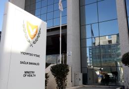 Έχει μηχανισμούς ελέγχου Κέντρων που παρ