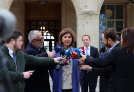 Θα συνεχίσει να οργανώνει συναντήσεις τη