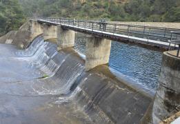 Υπερχείλισε το φράγμα της Αργάκας, έκκλη