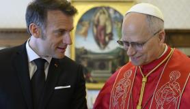 Ο Πρόεδρος Μακρόν γίνεται δεκτός από τον Ποντίφικα