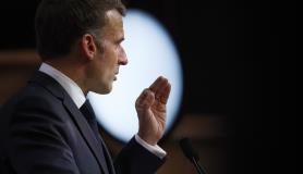 Ο Γάλλος Πρόεδρος προβαίνει σε δηλώσεις στη σύνοδο G7 στο Εβιάν