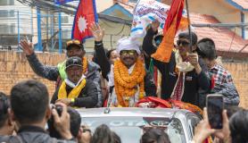 Ο ορειβάτης του Εβερεστ Hari Magar επιστρέφει στο Νεπάλ