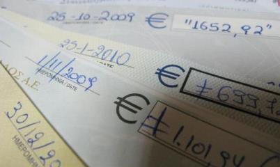 Ten bounced cheques totaled €32,026 pres