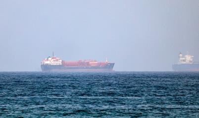 Λιγότερες από 20 διελεύσεις στα Στενά το