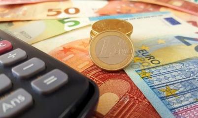 ΚΟΕ: Επιβράδυνση ρυθμού ανάπτυξης στο 2,