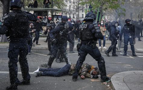 Επέμβαση γαλλικής Αστυνομίας στη σχολή Π