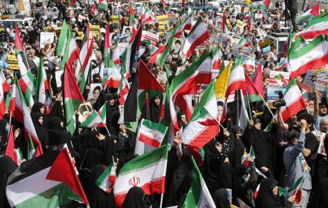 Με μηνύματα εκατέρωθεν τα χτυπήματα Ιράν