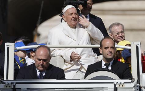 Ο πάπας Φραγκίσκος στη σύνοδο ηγετών της