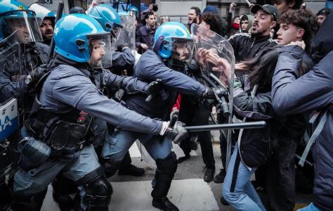 Συγκρούσεις αστυνομίας με διαδηλωτές στο