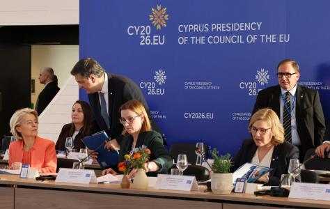 Σε τέσσερις θεματικές ενότητες οι συζητή