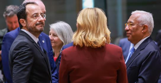 «Συνασπισμό προθύμων» για σχέδιο αποκλιμ