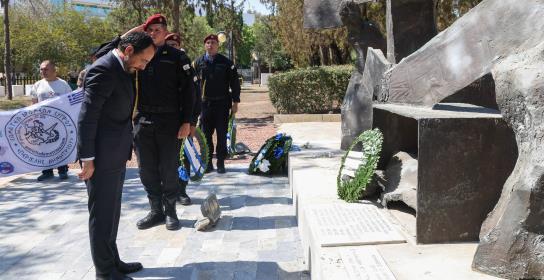 Στεφάνι από τον ΠτΔ στην εκδήλωση στο Μν