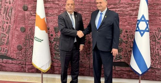 Defence Minister discusses in Israel reg