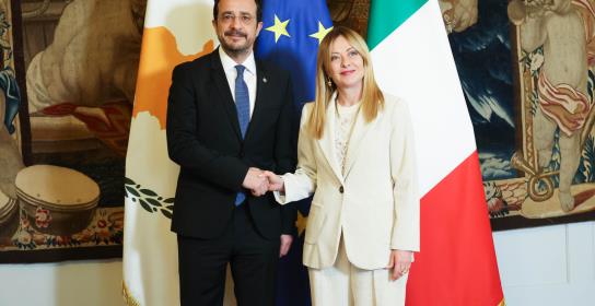 Ο ΠτΔ συγχαίρει τη Μελόνι που κατέστη η 