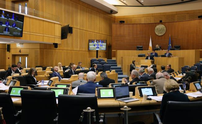 Στην τελευταία Ολομέλεια πρόταση ΑΚΕΛ γι