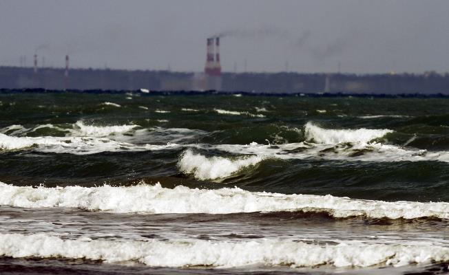 Η ροή γλυκού νερού προς τη θάλασσα δεν ε