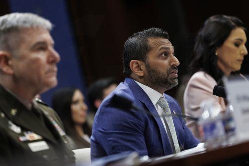 Χάκερς που συνδέονται με Ιράν παραβίασαν το email του διευθυντή FBI και ανήρτησαν υλικό στο διαδίκτυο