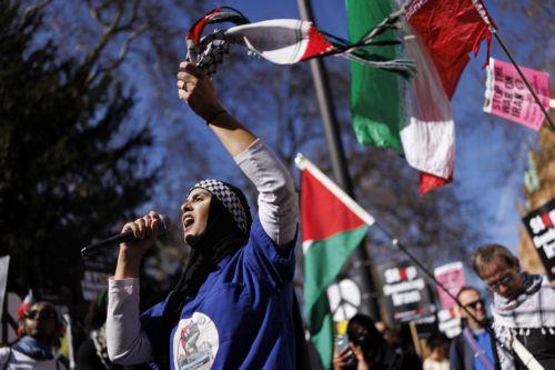 Το Ιράν απειλεί να βυθίσει τον Κόλπο στο σκοτάδι