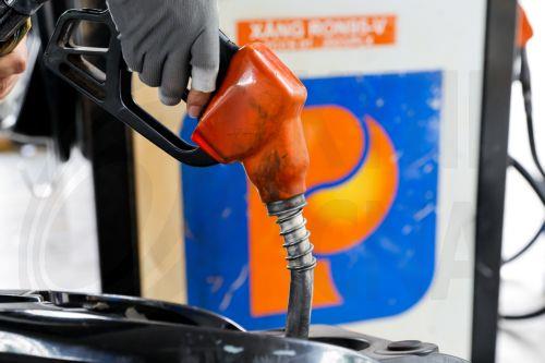 Politico: Το Βερολίνο θεωρει πως οι ελλείψεις καυσίμων μπορούν να καταστούν σοβαρό πρόβλημα