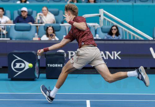 Έφηβος τενίστας από την Βουλγαρία κατακτά τον μεγαλύτερο τίτλο του στην Ισπανία