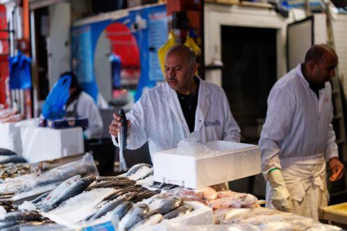 Υψηλότερα κόστη και νέες συνήθειες κατανάλωσης στον τομέα θαλασσινών της ΕΕ, σύμφωνα με έκθεση