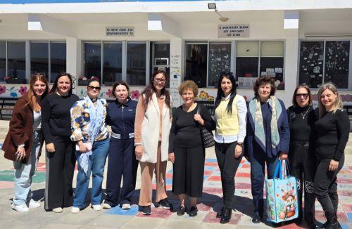 Η Επιτροπή Προστασίας και Ευημερίας Παιδιού μοίρασε δώρα στο Δημοτικό Κουκλιών