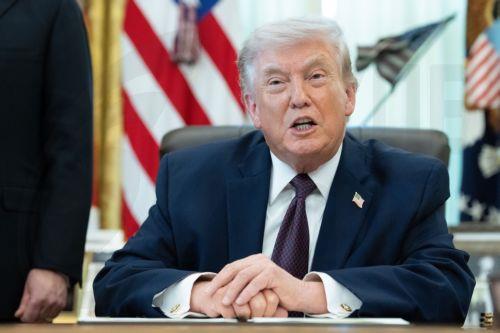 Ο Τραμπ λέει ότι οι ΗΠΑ εξετάζουν σοβαρά αποχώρηση από ΝΑΤΟ