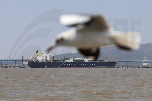 Τουλάχιστον πέντε πλοία πέρασαν το τελευταίο 24ωρο από τα Στενά του Ορμούζ