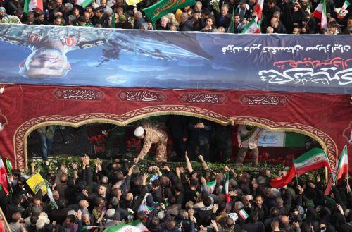 Ο πόλεμος στο Ιράν παραμένει στο επίκεντρο του διεθνούς Τύπου