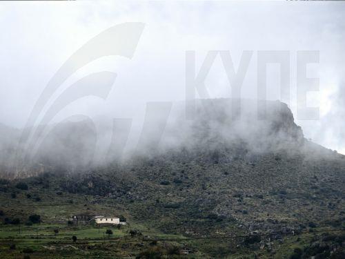 Καταρρακτώδεις βροχές στον αυτοκινητόδρομο Λευκωσίας–Λεμεσού, προσοχή συστήνει η Αστυνομία