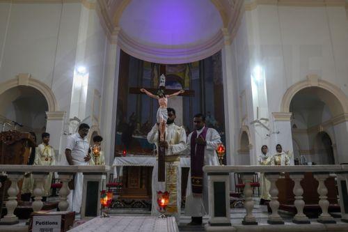 Ακυρώθηκαν θρησκευτικές λειτουργίες στο Ντουμπάι για Πάσχα λόγω πολέμου