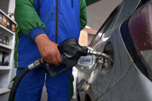 Διιστάμενες θέσεις Συνδέσμου Καταναλωτών, Υπ. Προστασίας και Συνδέσμου Πρατηριούχων για τιμές καυσίμων