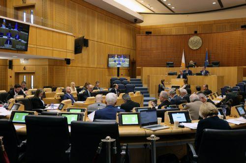 Στην τελευταία Ολομέλεια πρόταση ΑΚΕΛ για «χρυσή βίζα»