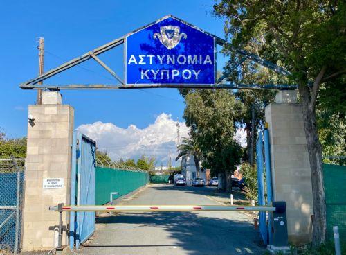 Βάρκα καταστράφηκε ολοσχερώς από φωτιά στην Κοφίνου