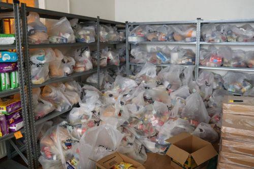 Πασχαλινά πακέτα παρέδωσε το Κοινωνικό Παντοπωλείο Δήμου Λεμεσού