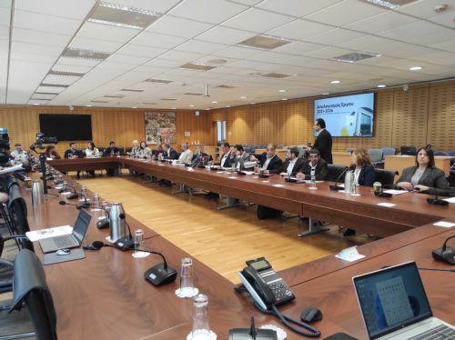 Εργαζόμενοι, κράτος δικαίου, δανειολήπτες και ακρίβεια στο επίκεντρο της κοινοβουλευτικής δράσης του ΑΚΕΛ