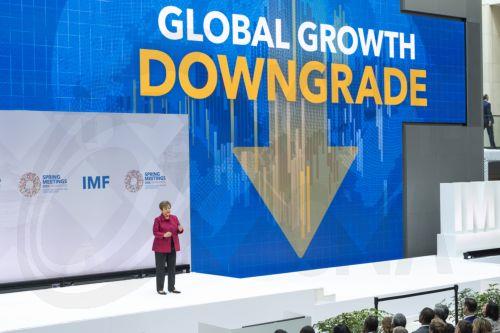 Επιβράδυνση παγκόσμιας ανάπτυξης λόγω πολέμου και τιμών ενέργειας βλέπει το ΔΝΤ