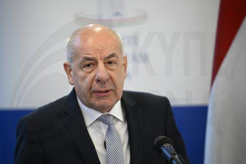 Ο Μαγιάρ ζήτησε από Πρόεδρο Ουγγαρίας να παραιτηθεί, διαφορετικά θα απομακρυνθεί