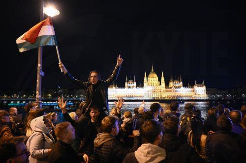 Το Κρεμλίνο λέει ότι ελπίζει σε ρεαλιστικούς δεσμούς με τη νέα ουγγρική ηγεσία