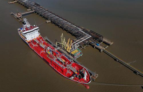 Το Ιράν απειλεί να αποκλείσει την Ερυθρά Θάλασσα