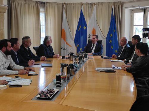 Σε δημοσιοποίηση και επικαιροποίηση των 1.300 επικίνδυνων οικοδομών καλεί τους ΕΟΑ ο ΥΠΕΣ