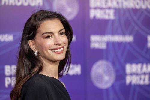 Το «Verity» στη μεγάλη οθόνη με τις Αν Χάθαγουεϊ και Ντακότα Τζόνσον