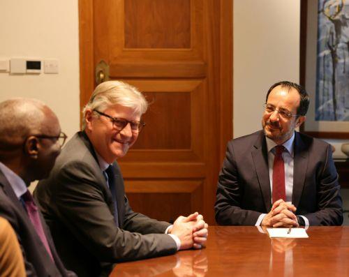 رئيس الجمهورية يدعو لتهيئة الظروف لاستئناف مفاوضات الحل