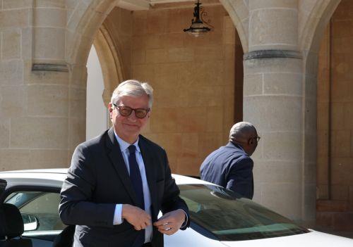 Για αποκλιμάκωση της έντασης στη νεκρή ζώνη, μίλησε ο Ζαν-Πιερ Λακρουά (1)