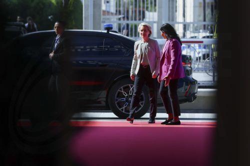Von der Leyen, Alman Federal Meclisinde karşılıklı yardım maddesine temas etti
