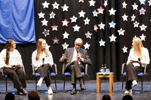 Αμφισβητεί τη στρατηγική των ΗΠΑ στον πόλεμο με Ιράν ο Καγκελάριος Μερτς