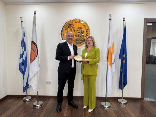 Συνάντηση Δημάρχου Λάρνακας με την Πρέσβειρα της Σερβίας