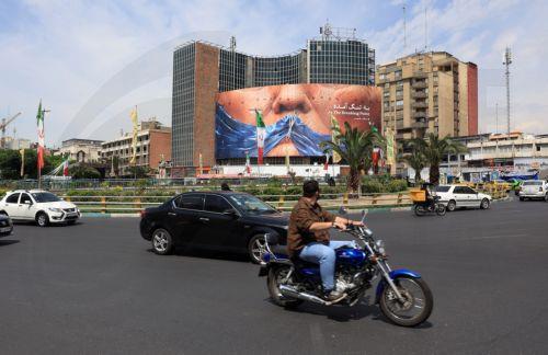 Η Ουάσινγκτον προκαλεί «ασφυξία» στην ιρανική οικονομία, υποστηρίζει ο Αμερικανός ΥΠΟΙΚ